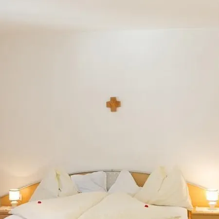 Garni Gartenheim Guest house Caldaro