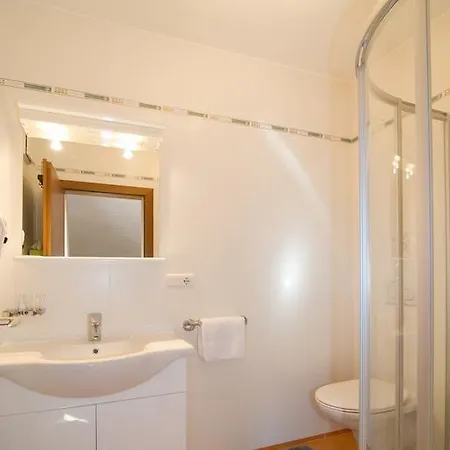 Garni Gartenheim Guest house Caldaro